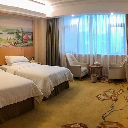 Vienna International Hotel Puning International Commodity City Extérieur photo
