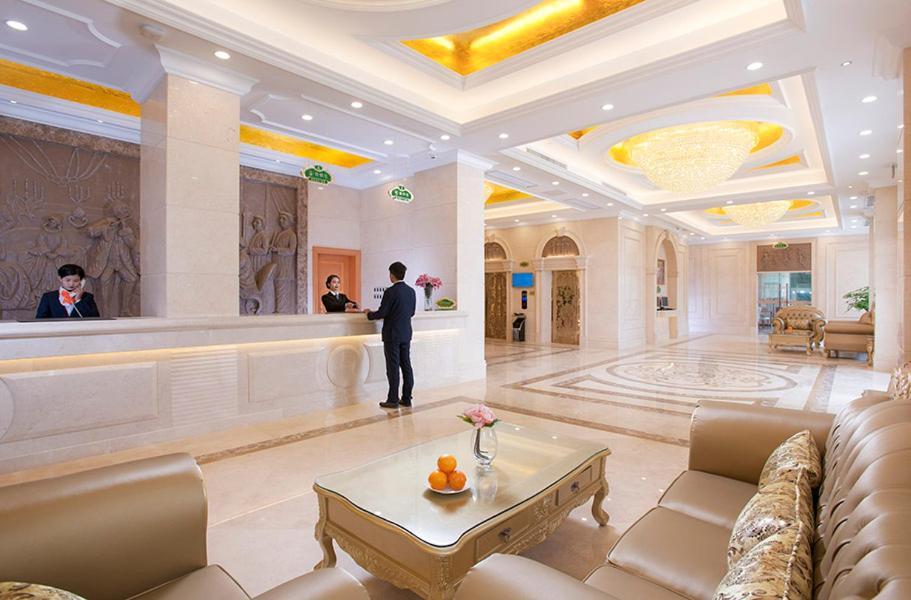 Vienna International Hotel Puning International Commodity City Extérieur photo