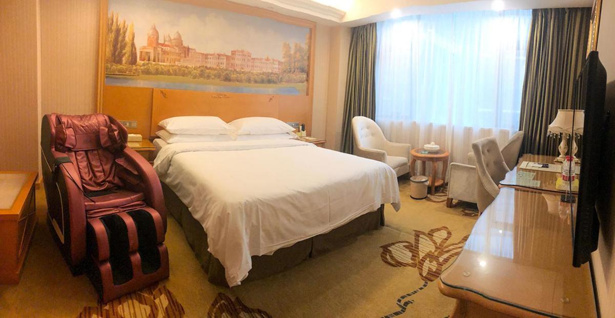 Vienna International Hotel Puning International Commodity City Extérieur photo