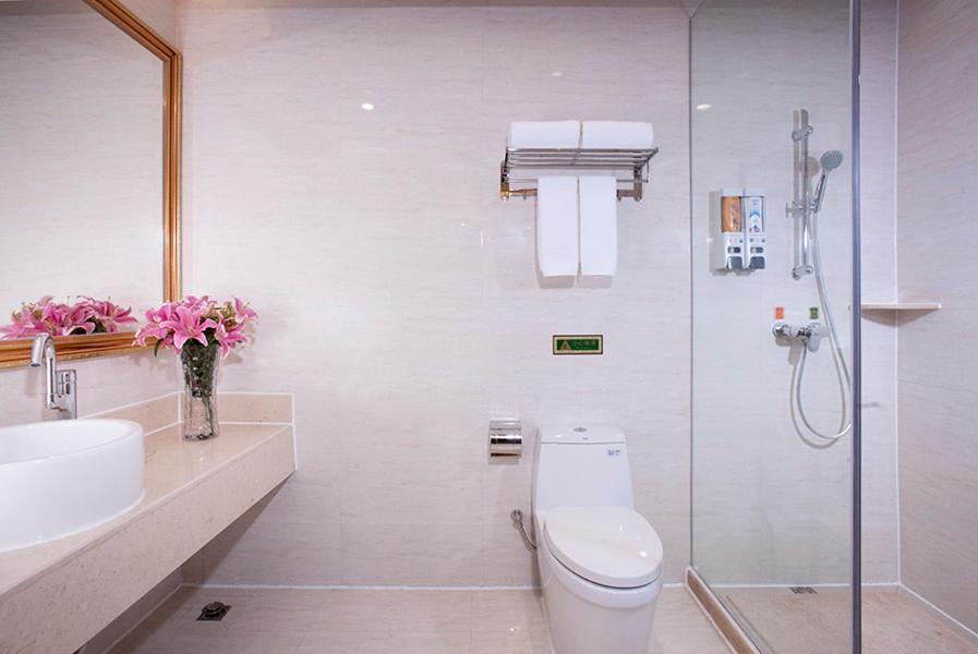 Vienna International Hotel Puning International Commodity City Extérieur photo